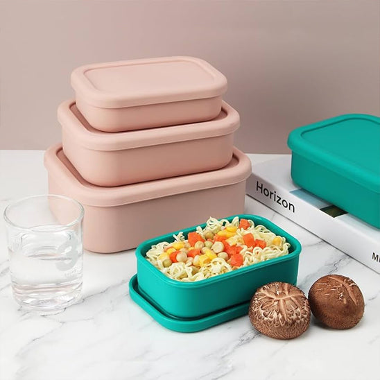 lunc-box-verte-avec-du-riz-chaud