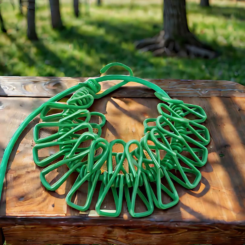 corde-a-linge-verte-sur-table-de-bois