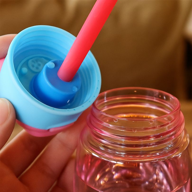 gourde enfant paille avec couvercle étanche qui se visse