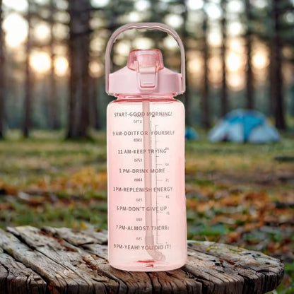gourde-paille-rose-sur-table-en-plein-air