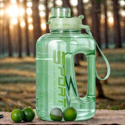 gourde-vert-avec-des-limes-en-camping