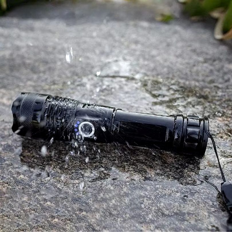 lampe-torche-a-la-pluie-etanche-et-impermeable