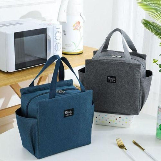 lunch-bag-bleu-a-cote-dun-four-micro-onde