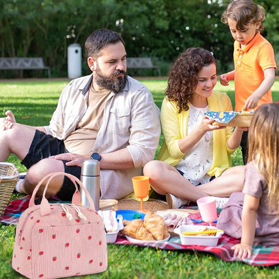 lunch-bag-isotherme-en-camping-avec-la-famille