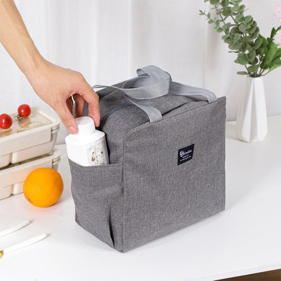 lunch-bag-plein-de-produit-frais-avec-poche-sur-cote