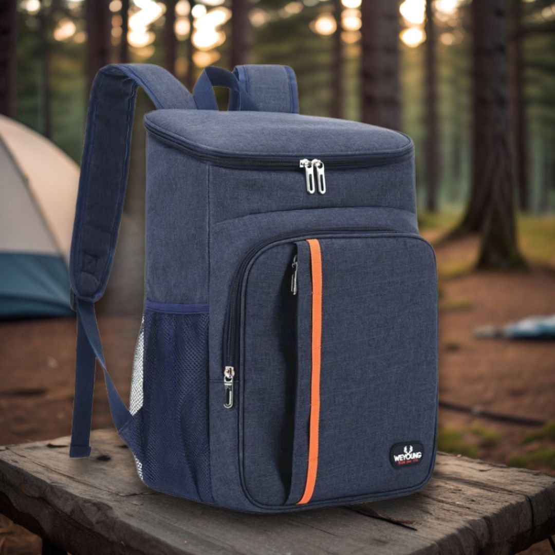 sac-a-dos-isotherme-bleu-posé-sur-une-table-lors-de-camping