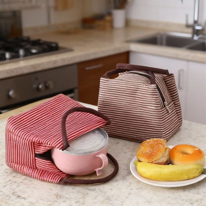 2 sacs gamelles sur un comptoir en cuisine