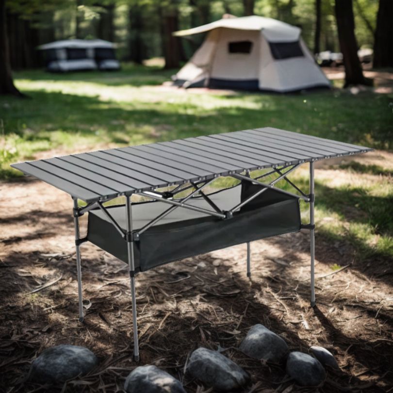 table-pliante-noir-pour-camping-equipe